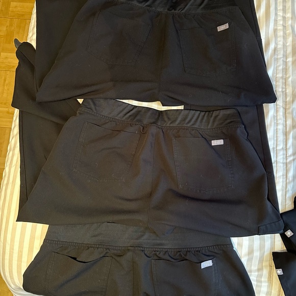 Figs Large Black scrub bundle - Picture 12 of 15